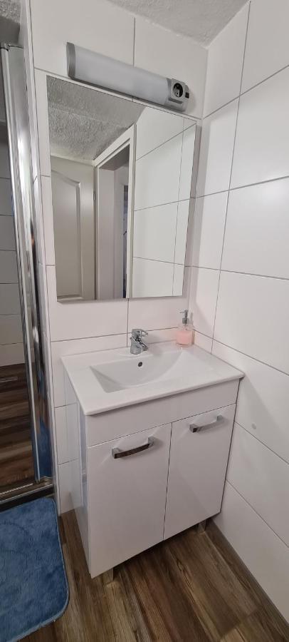 Byjoe Apartment Morschen Екстериор снимка